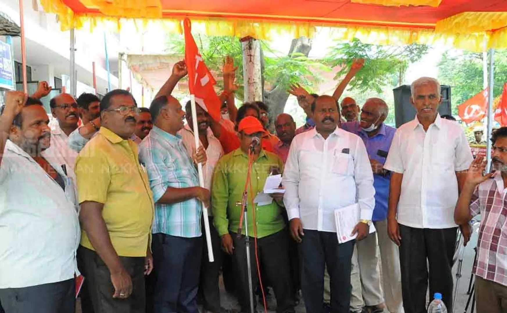 citu union against for temporary drivers appointed by tnstc busses