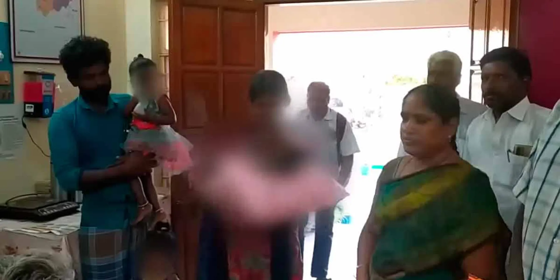 A battle of affection between two mothers for one child