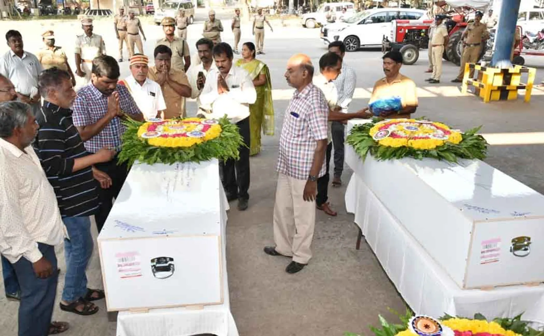 Dubai fire accident trihy collector pays homage in person 