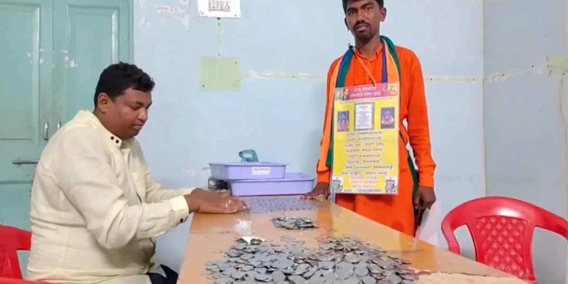 Independent candidate who paid the deposit amount in cash