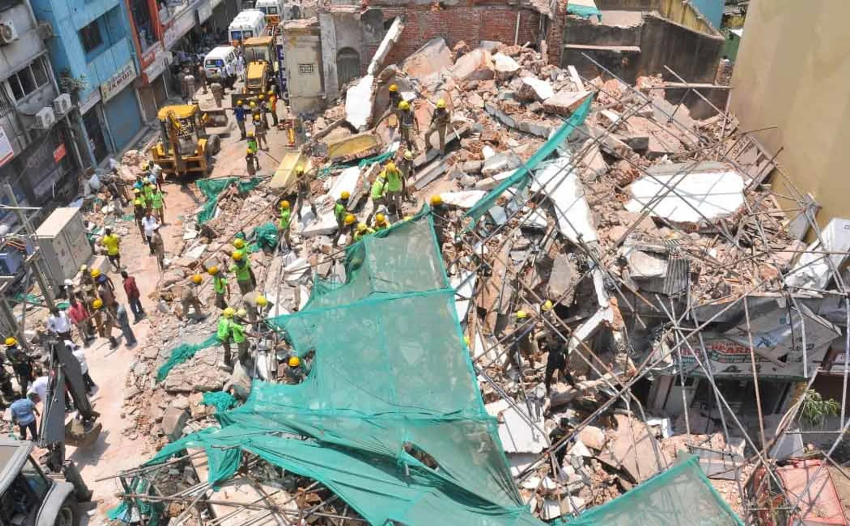 building collapsed in paris corner Chennai