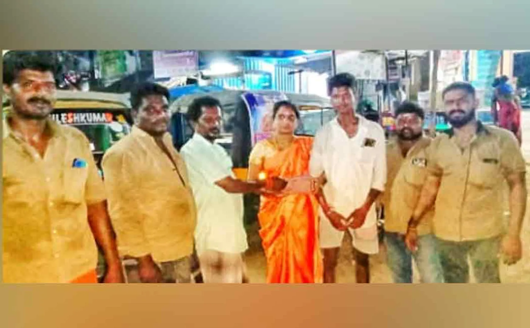 ulundurpet missing gold and cash recovered by auto drivers