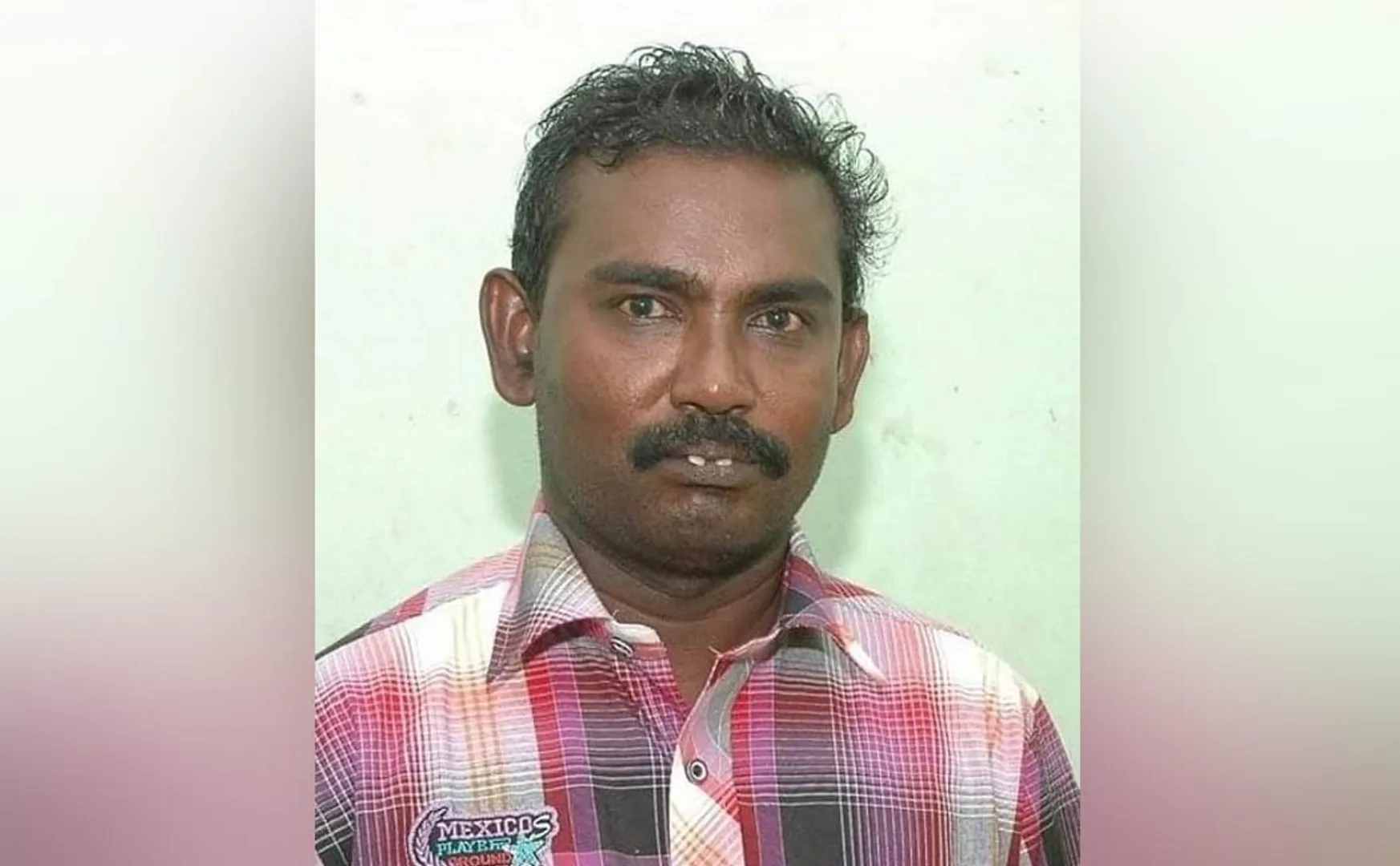   gang of sand smugglers incident VAO in Tuticorin