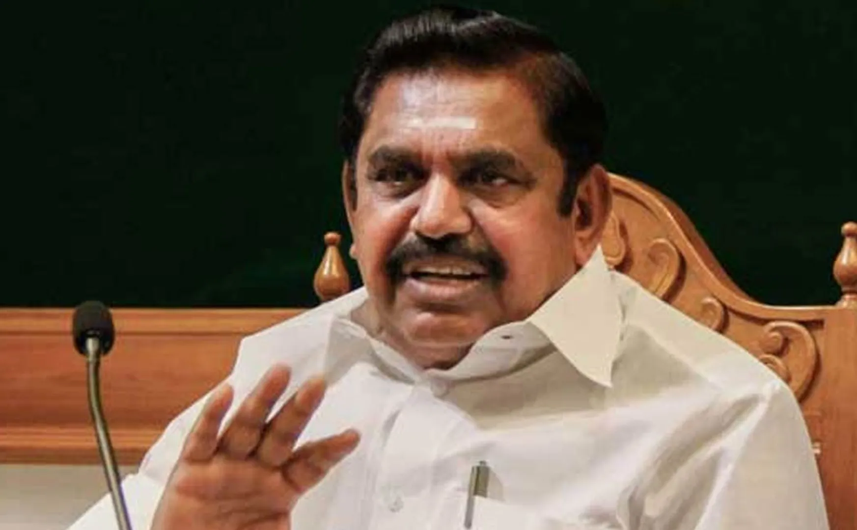 Edappadi Palaniswami opposes vending of liquor through vending machines