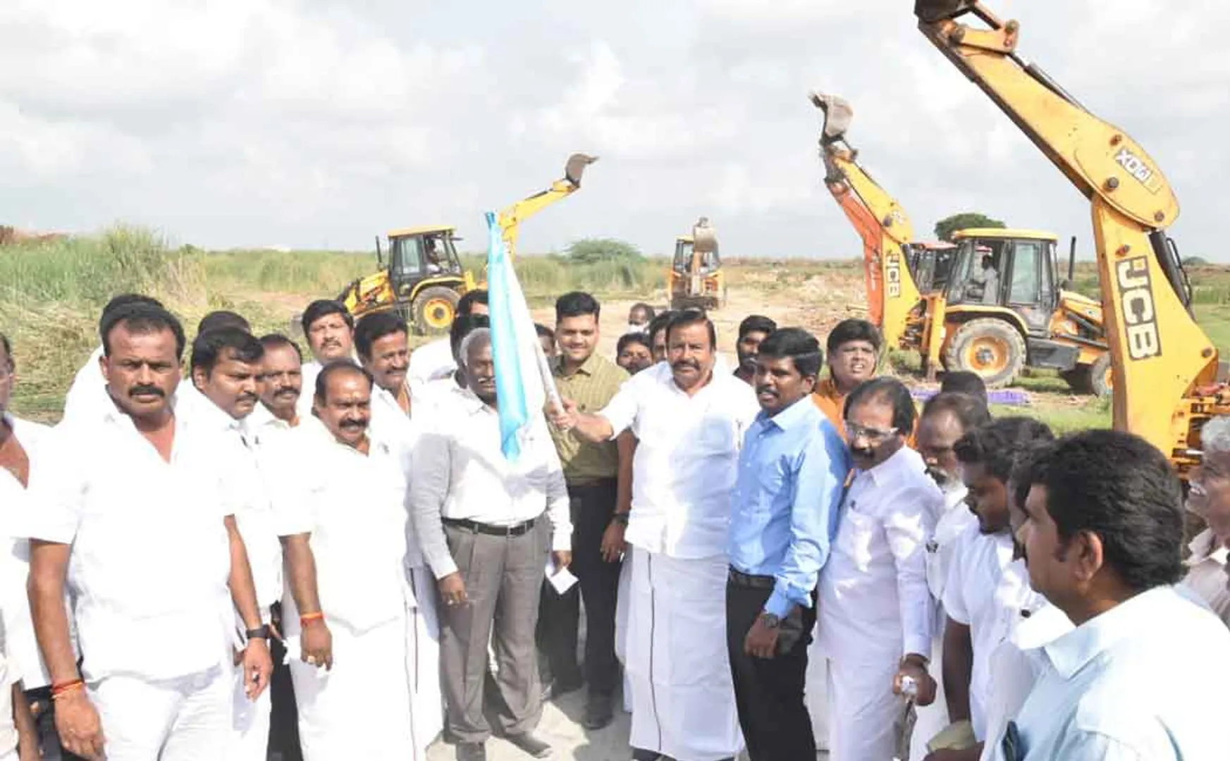 Minister K. N. Nehru started the work on water way clearness 