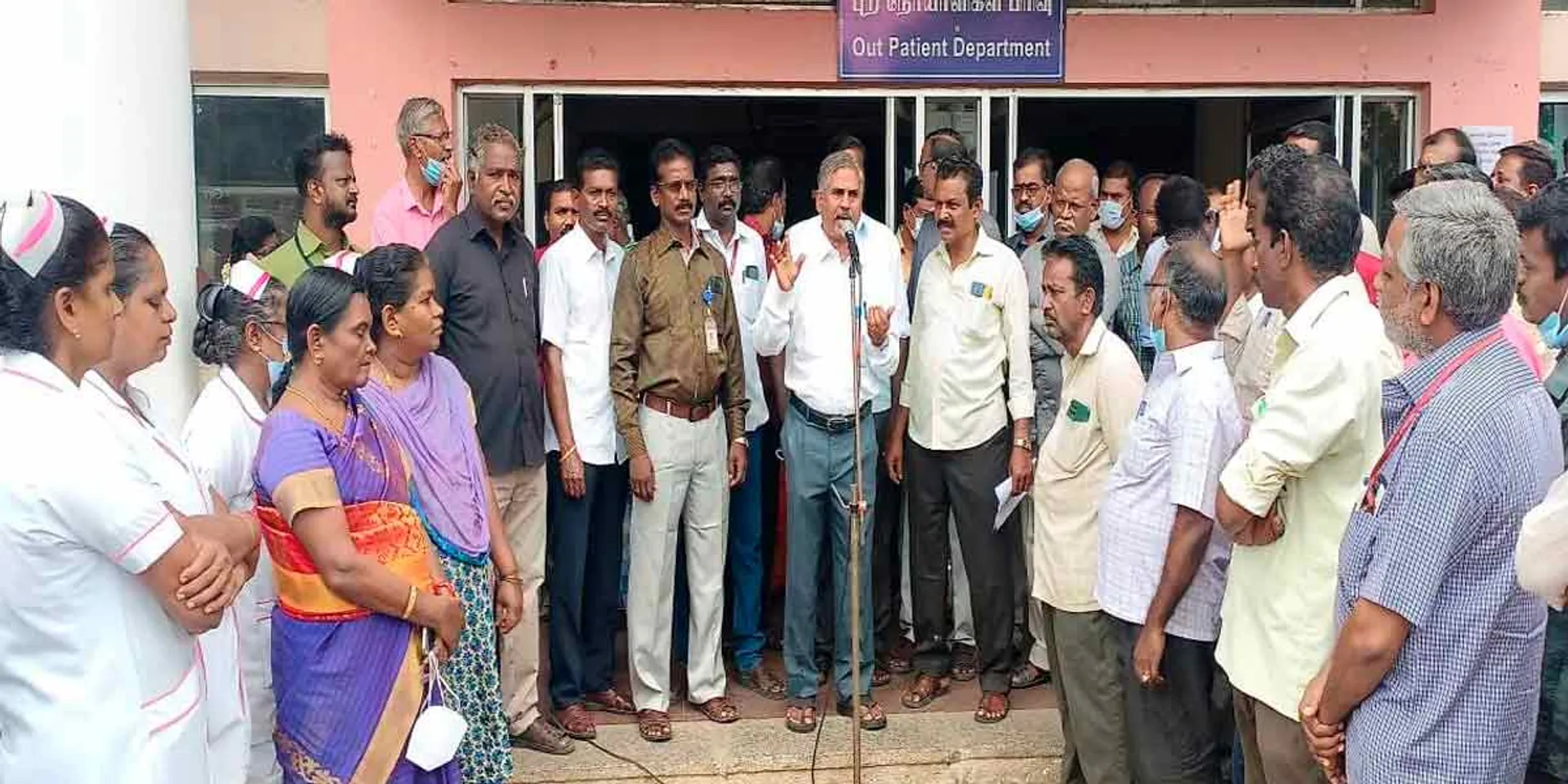 Chidambaram Medical College doctors, staff struggle