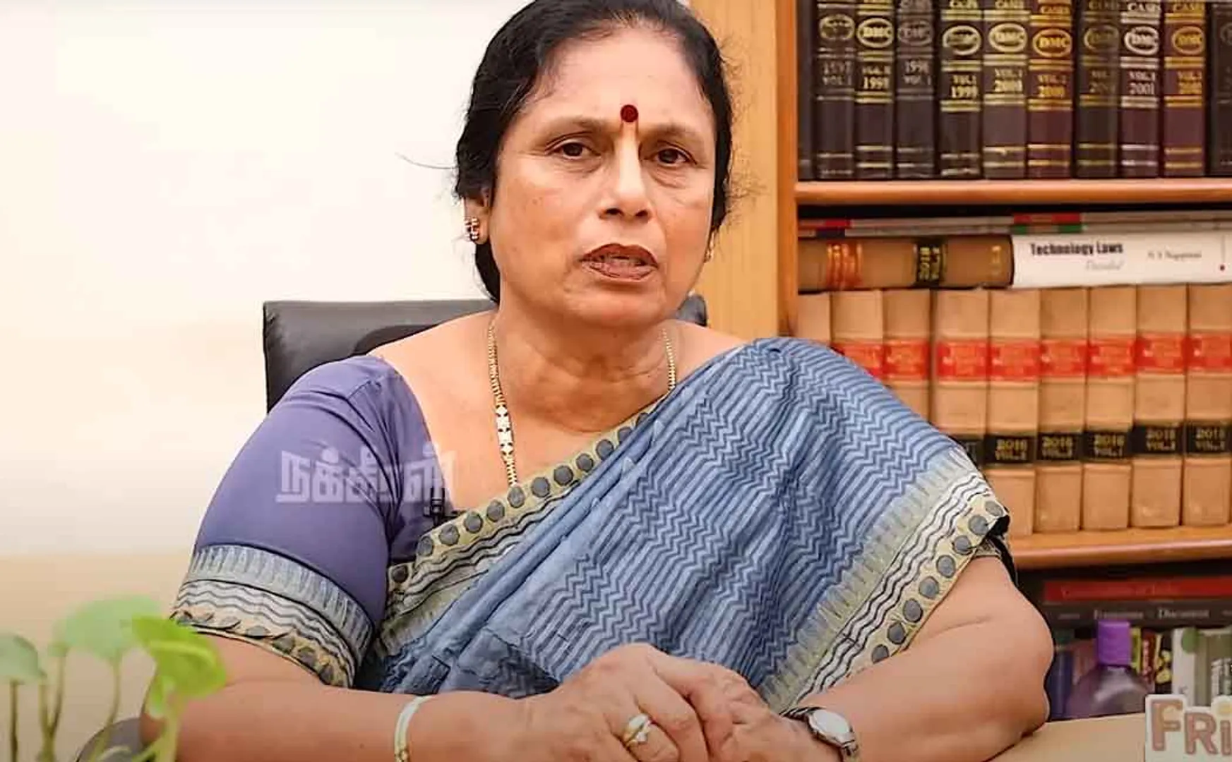   Advocate Santhakumari's Valakku En - 18