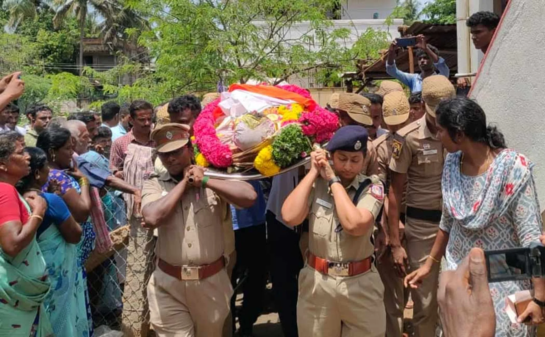  police man passed away in Manjuvirattu