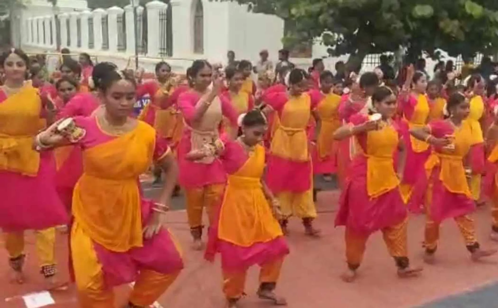  Bharatanatyam artists participated world record event in puducherry
