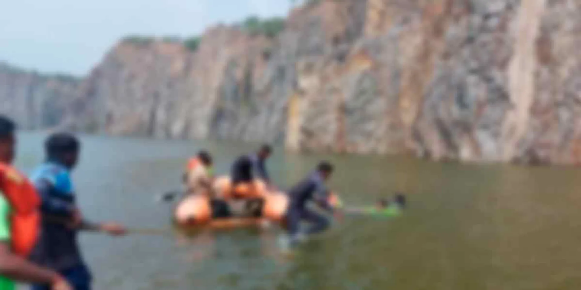 3 people drowned in Quarry pond