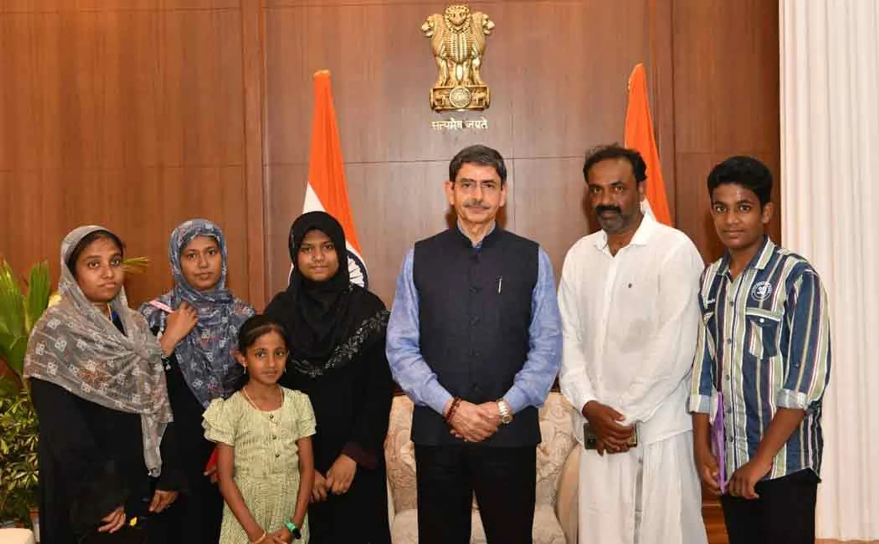 tenkasi student sabreen imana stay tamilnadu raj bhavan guest house