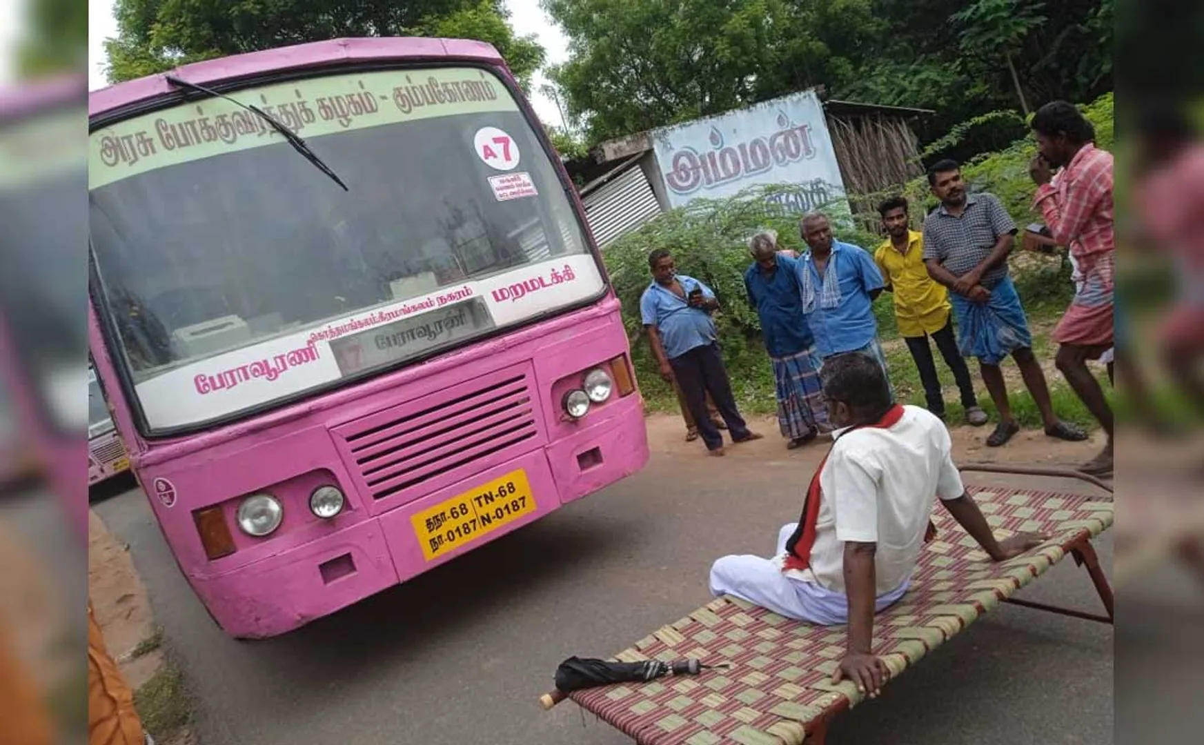 DMK leader who blocked the road as a single person