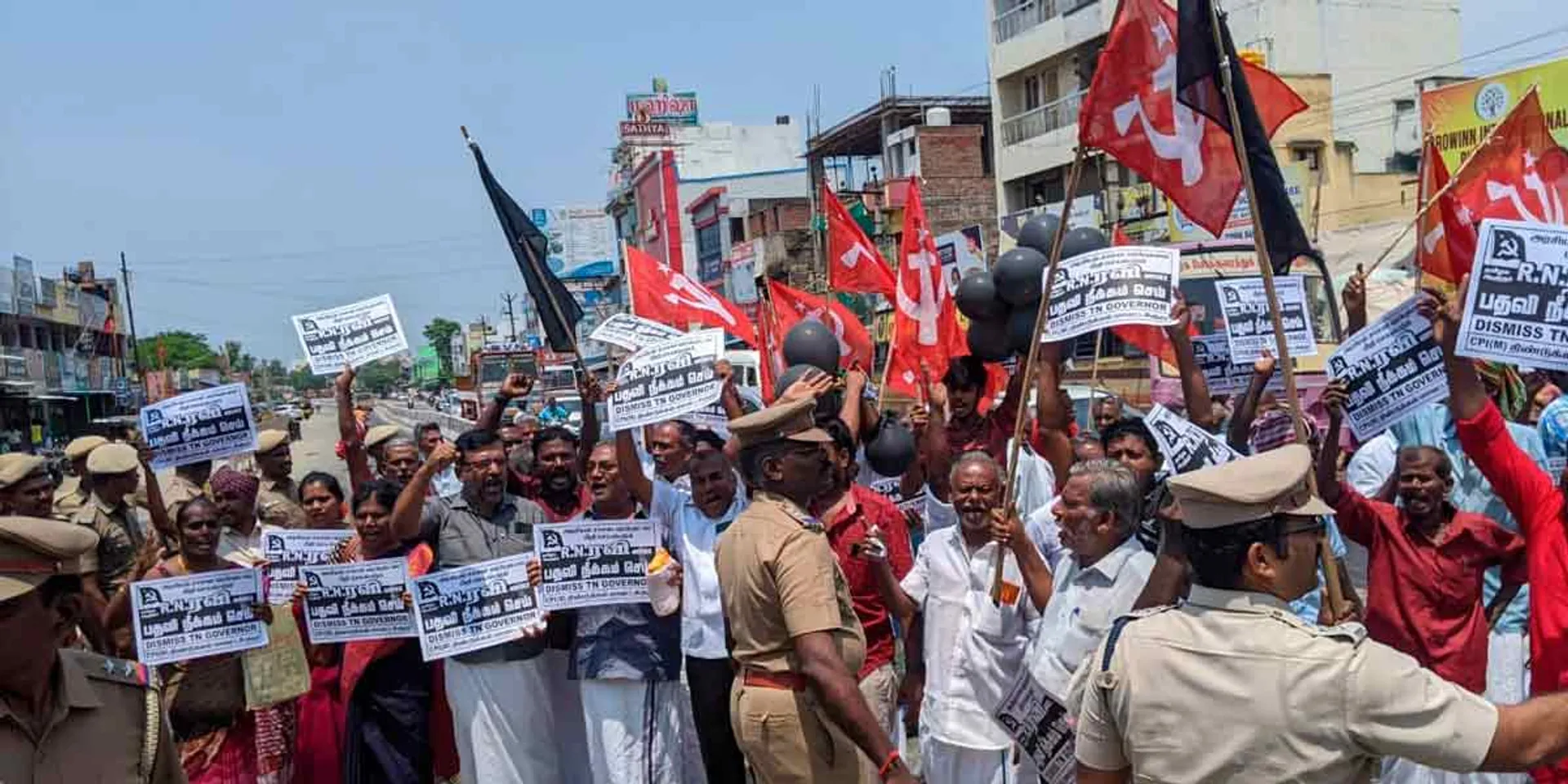 The Communist Party held a black flag strugle against the Tamil Nadu Governor