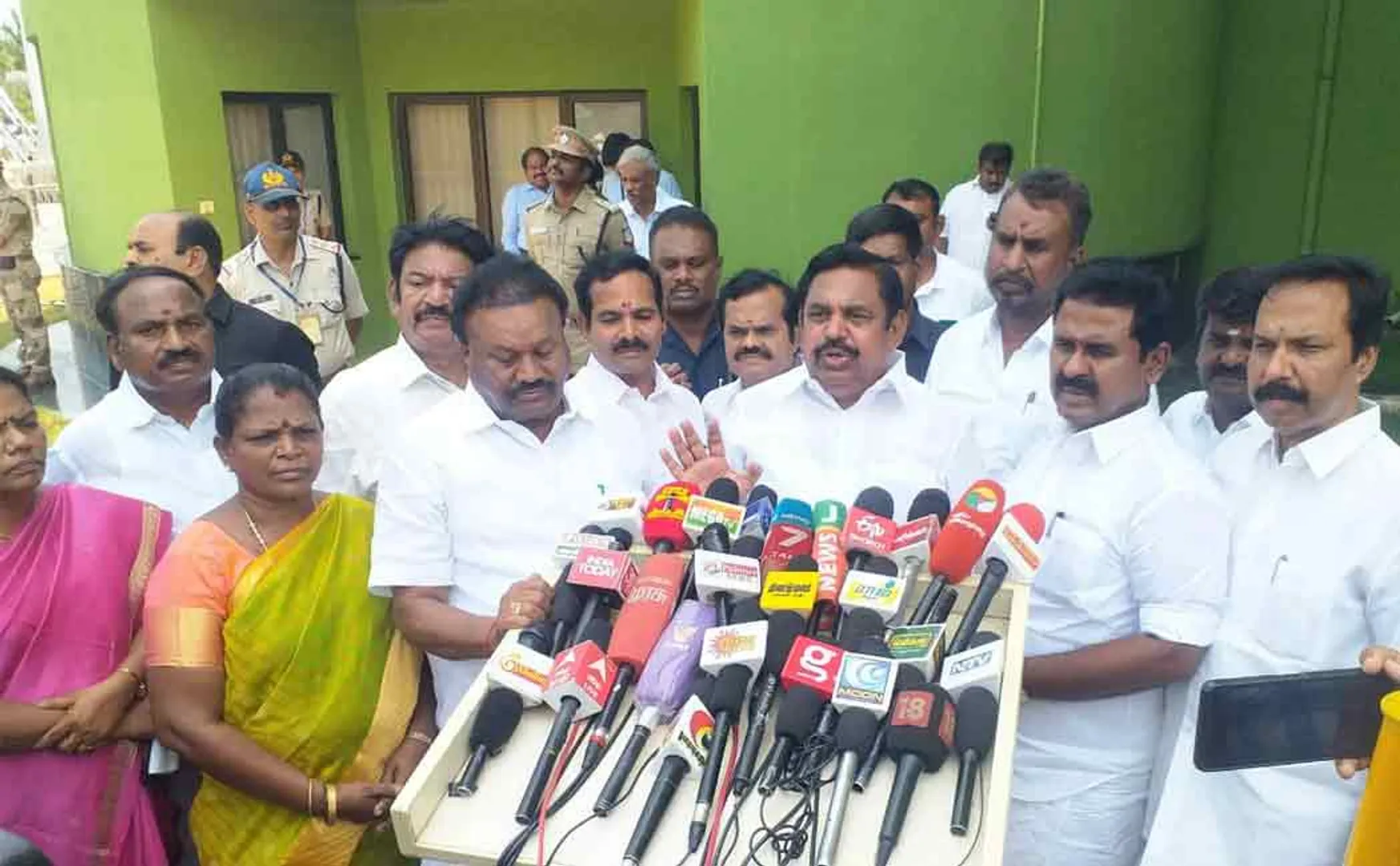 edappadi palanisamy says cm mk stalin resign his posting