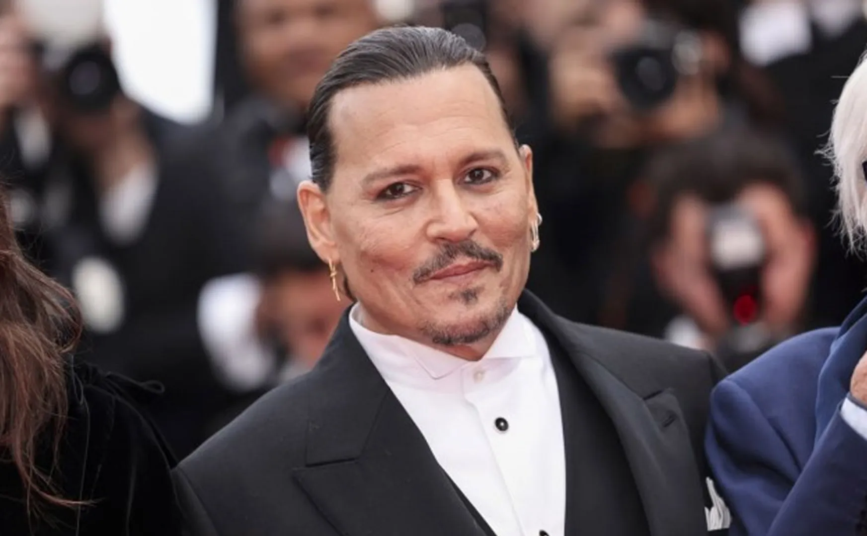 Johnny Depp cries in cannes film festival 2023