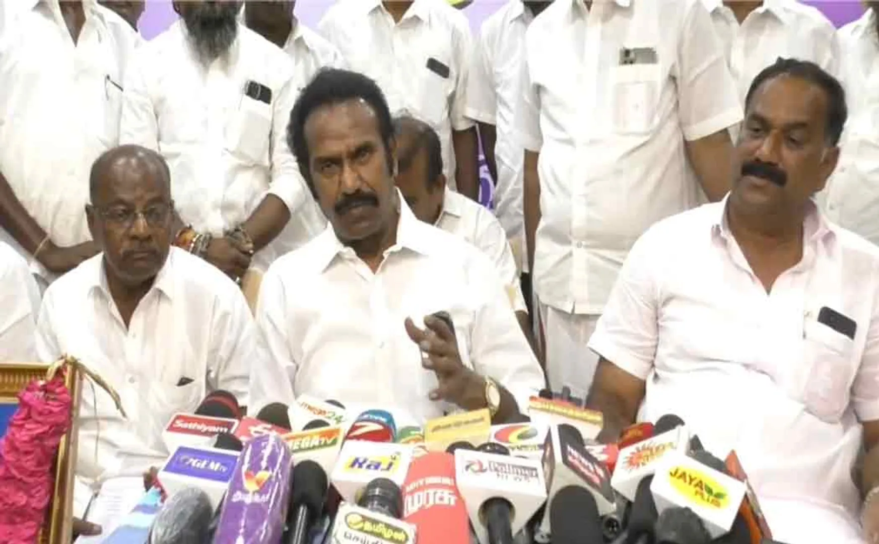 dhanabalan talks about palm juice  shop related karur meeting