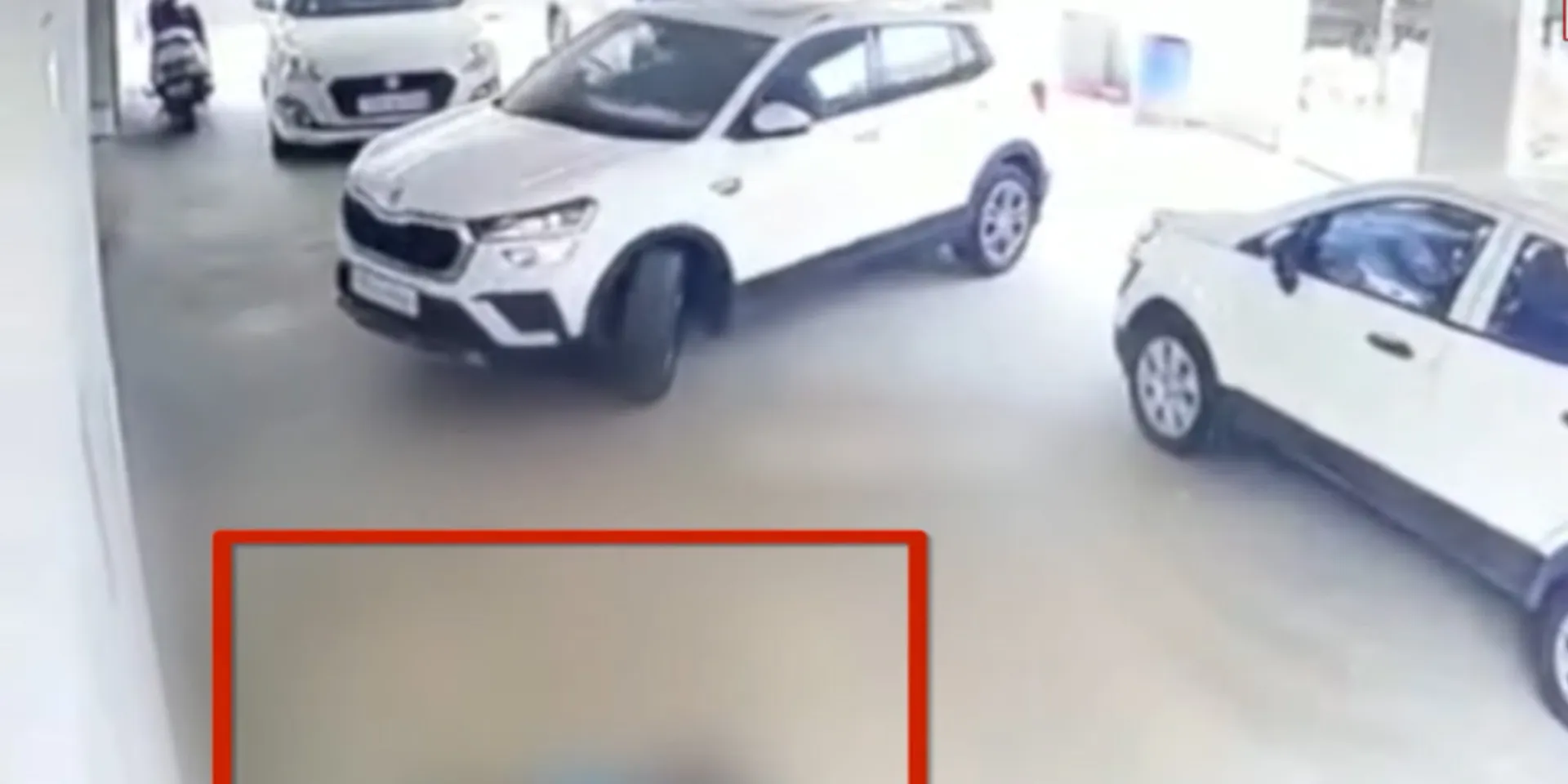  A car that ran over a sleeping child in a car park; Police investigation