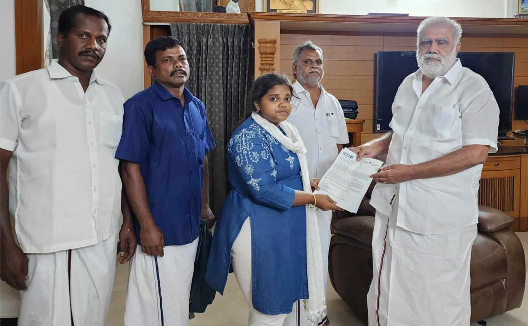 Minister I. Periyasamy congratulates government school girl who is going to NASA Space Center