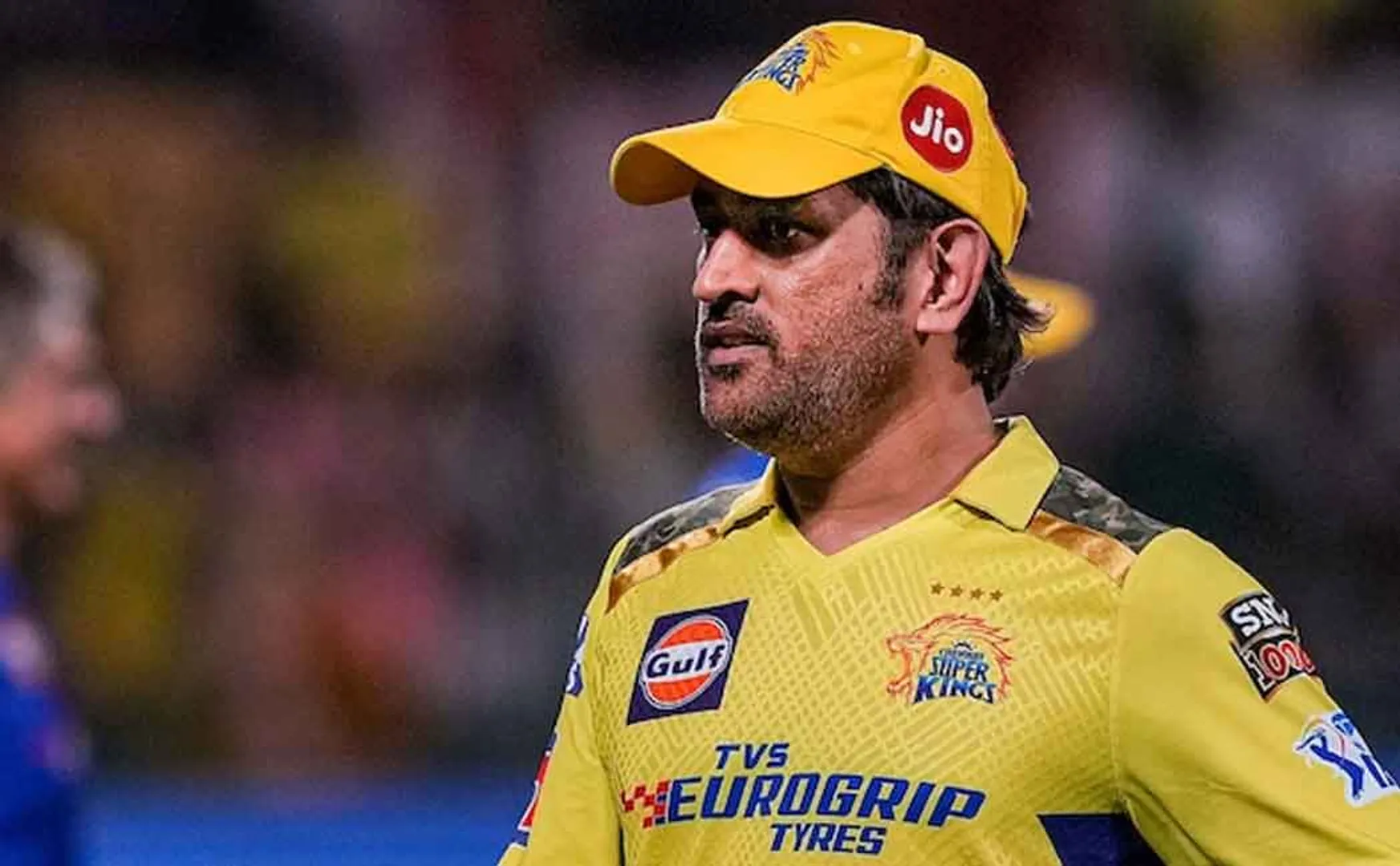 unexpected event; Chepakkam stadium staff happy with Dhoni's action