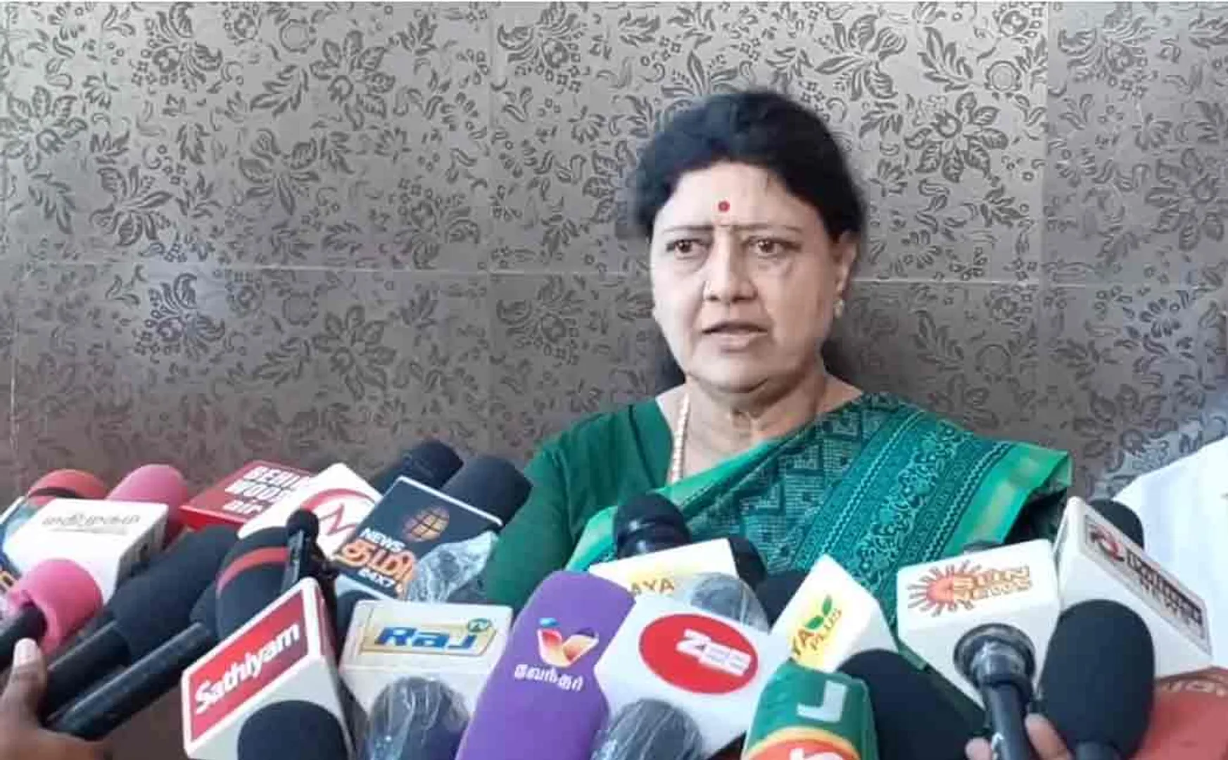 Sasikala addressed press and talk about admk 