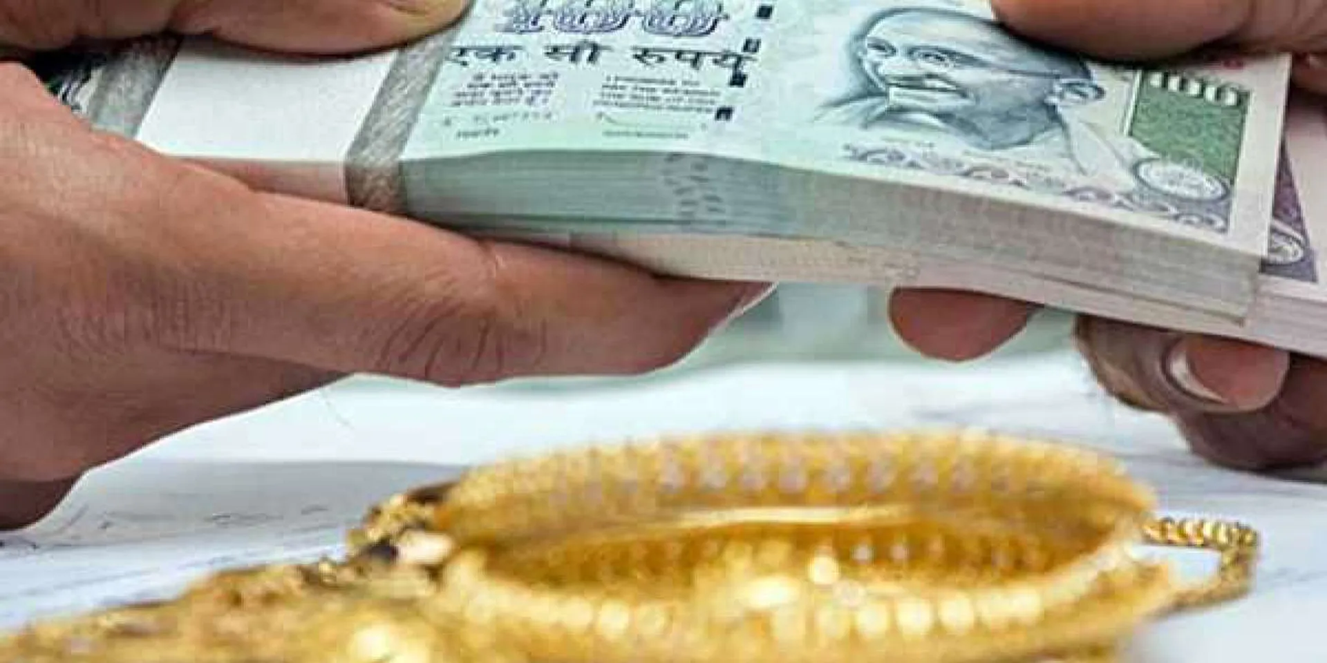  Fraud by buying jewelry as an interest-free loan; A police complaint was filed against the woman