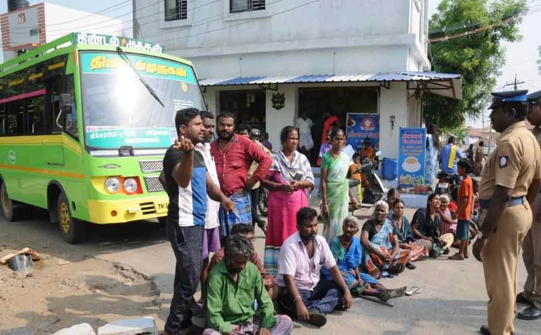 erode rasampalayam area old couple related incident