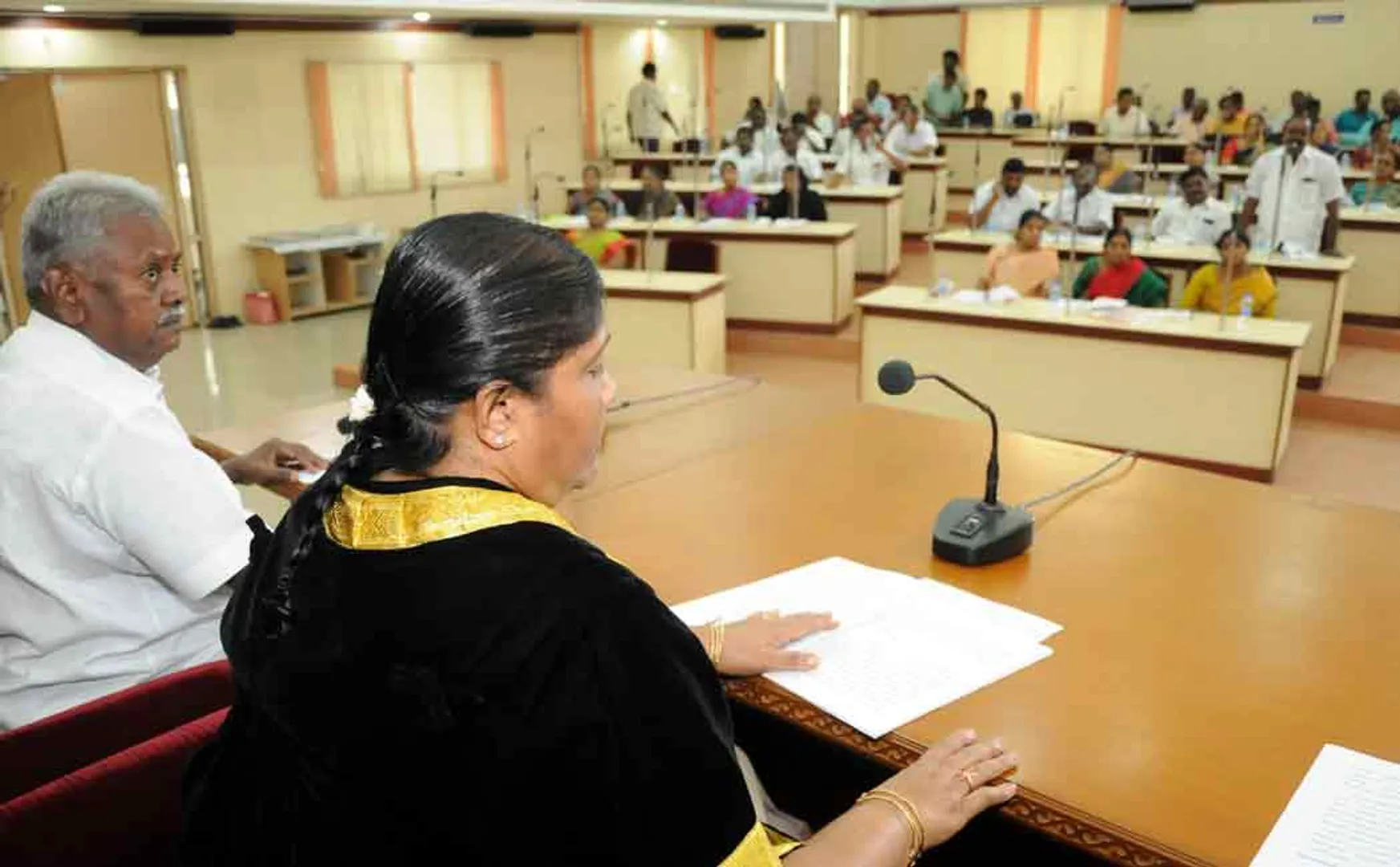 erode municipal corporation admk question raising on fund allocation