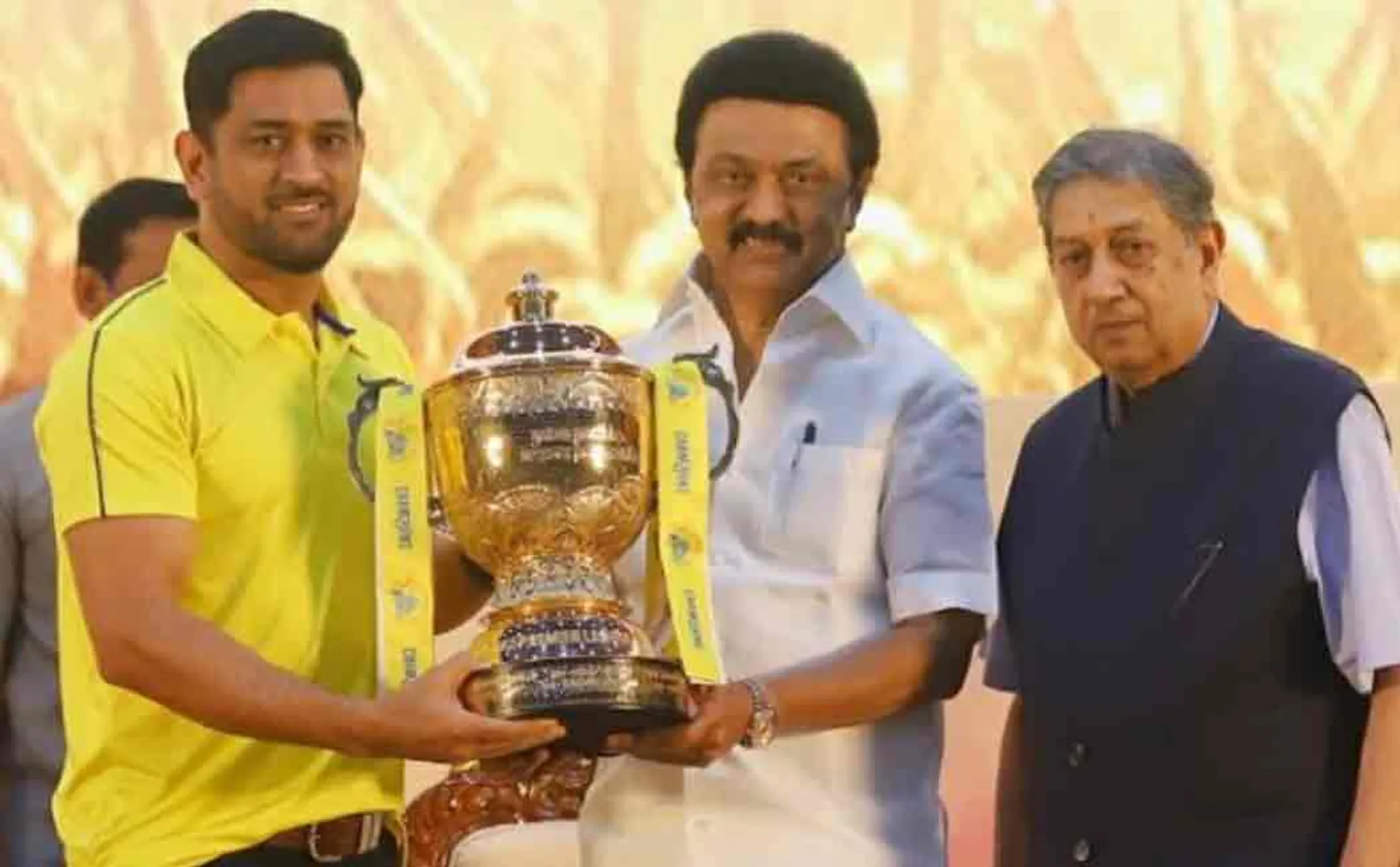 "Man with a Plan" Dhoni and the Chennai team congratulated by the Chief Minister!