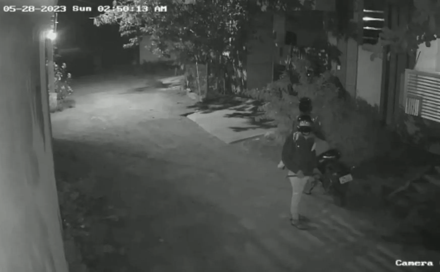 Gold jewellery robbery at teacher's house in Kanchipuram