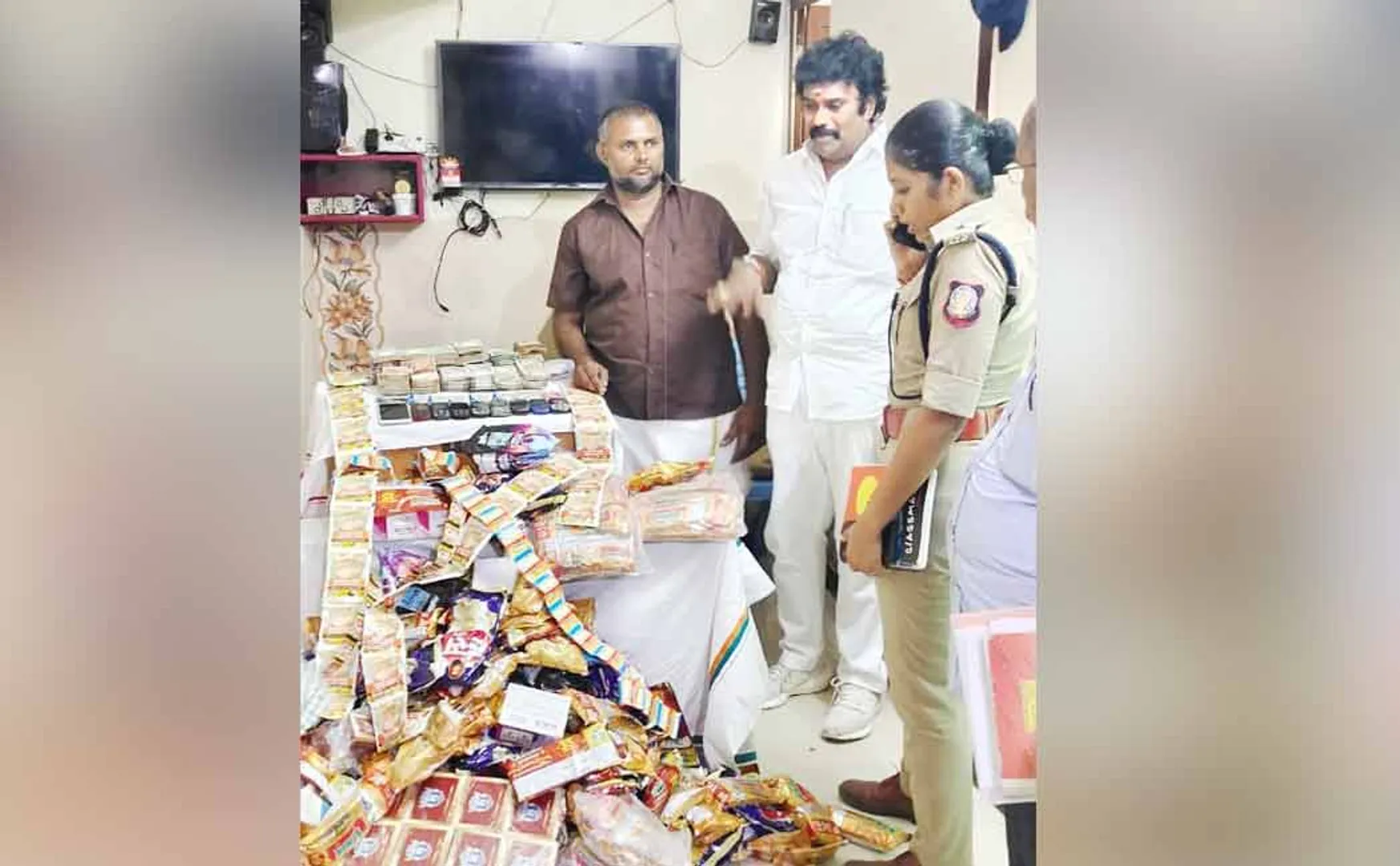   Pan Masala traders caught red-handed