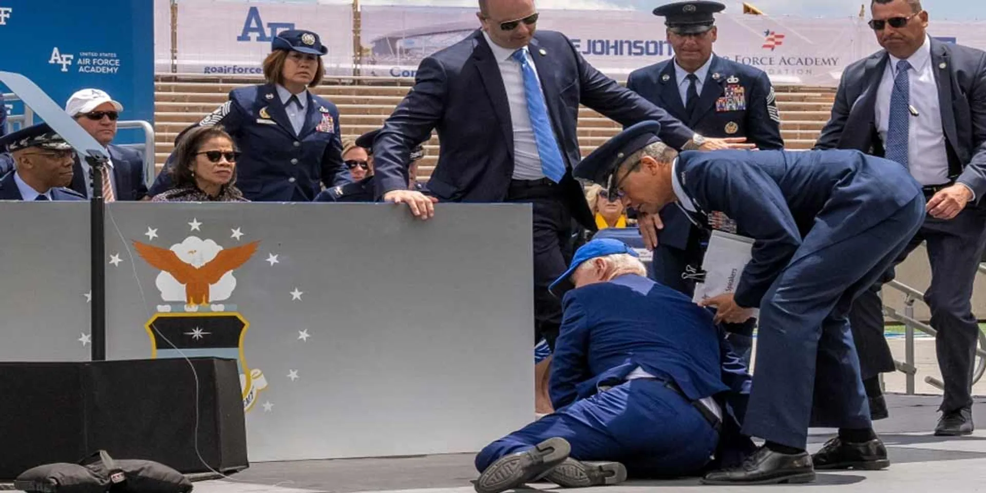  Joe Biden tripped; White House explanation