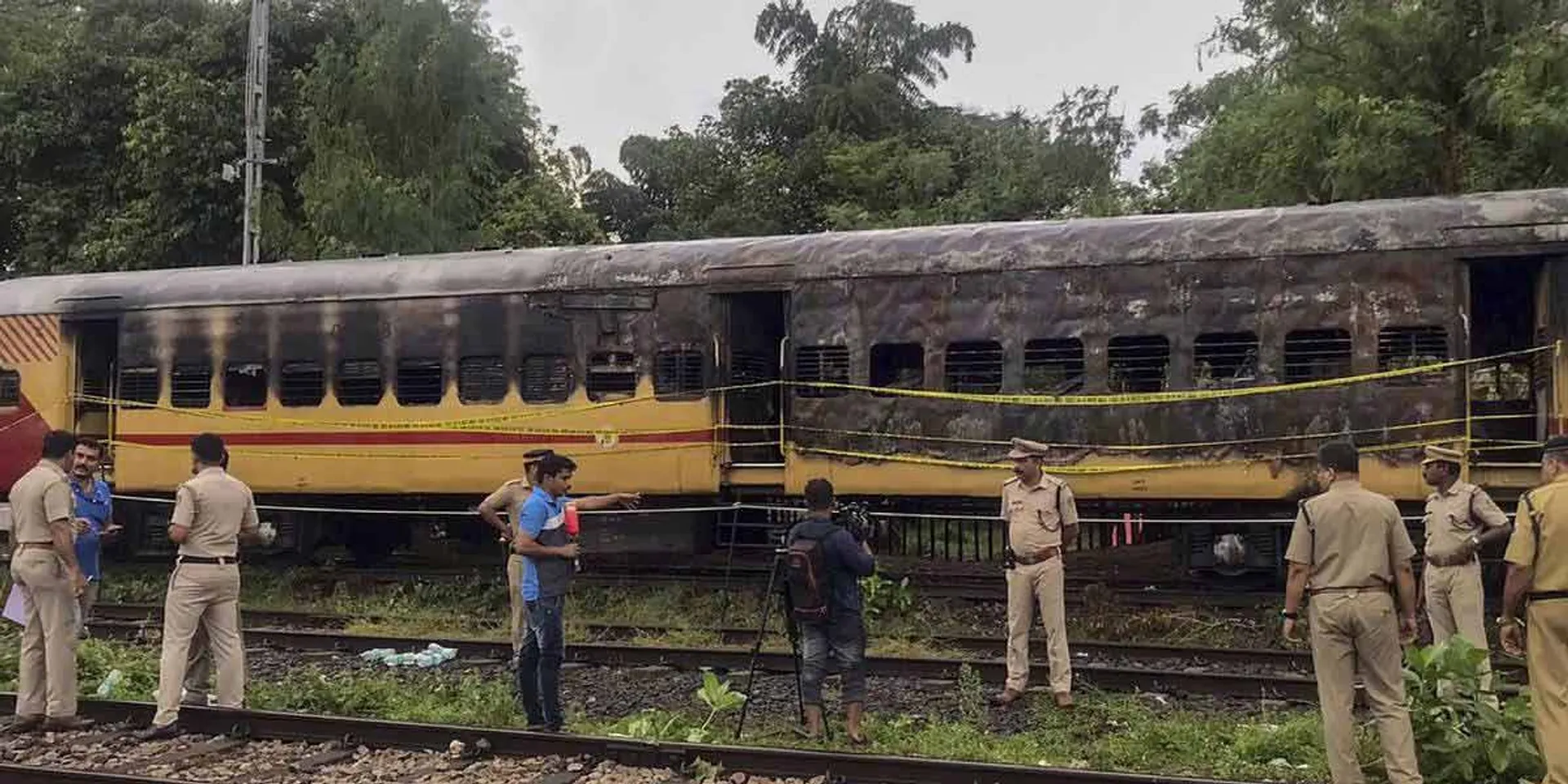 A train was set on fire for not allowing begging - a shock in the investigation