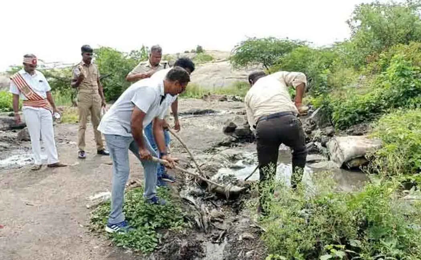 Vellore Sathkar hill liquor issue 