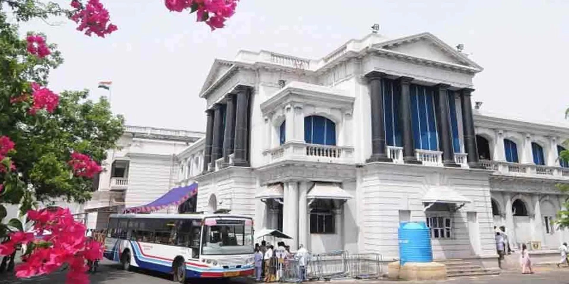  Transfer of 8 IAS Officers