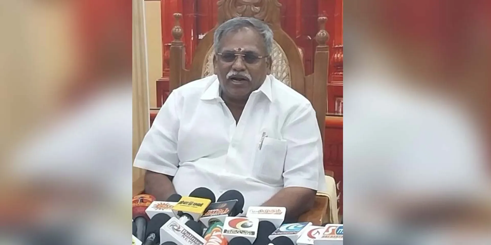 Officials' refusal to meet MLAs is reprehensible - Speaker Selvam Peti
