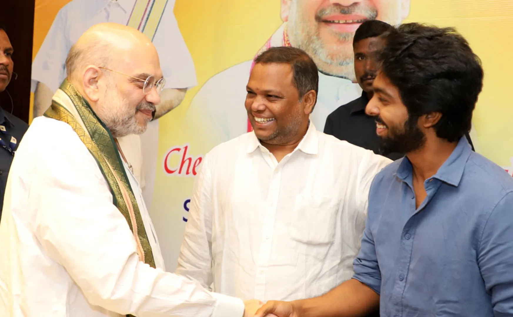  gv prakash  meets amit sha 