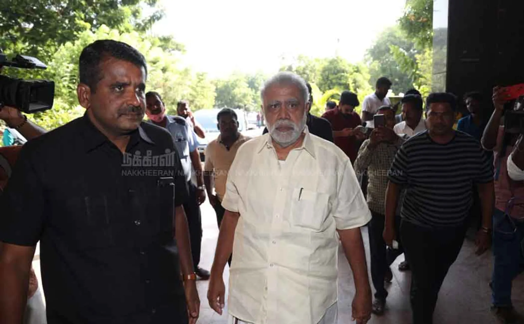 Ministers at Omanturar Government Hospital 