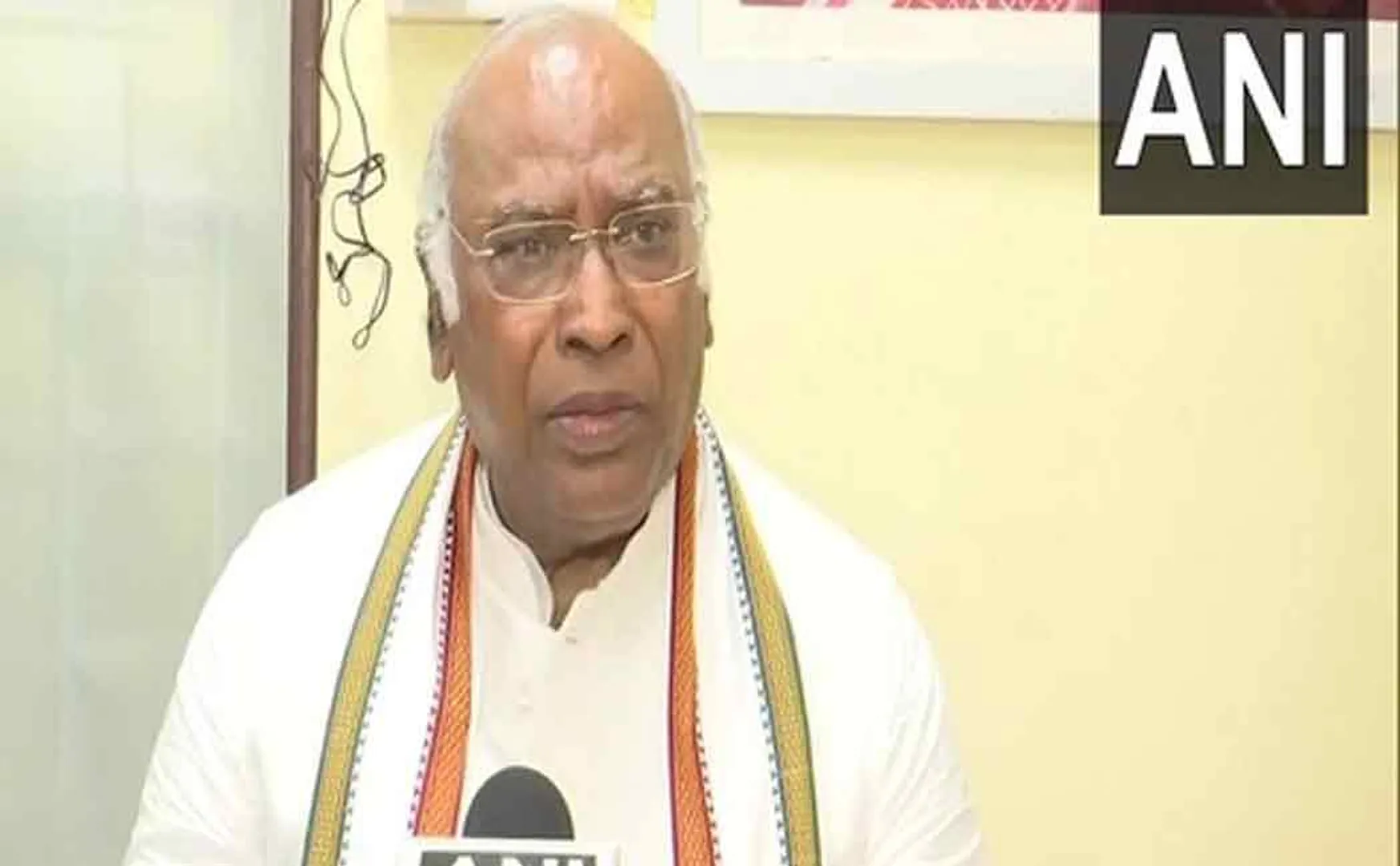 congress chief mallikarjuna kharge tweet about nehru memorial name issue related