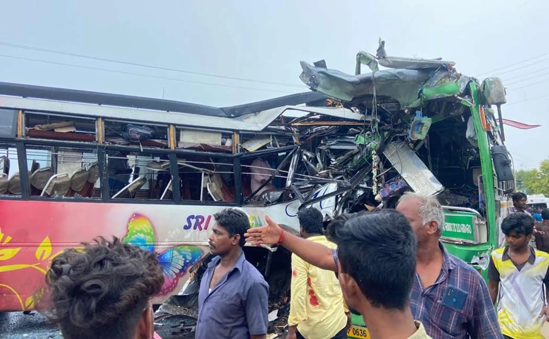 4 passed away in Cuddalore collision between two private buses
