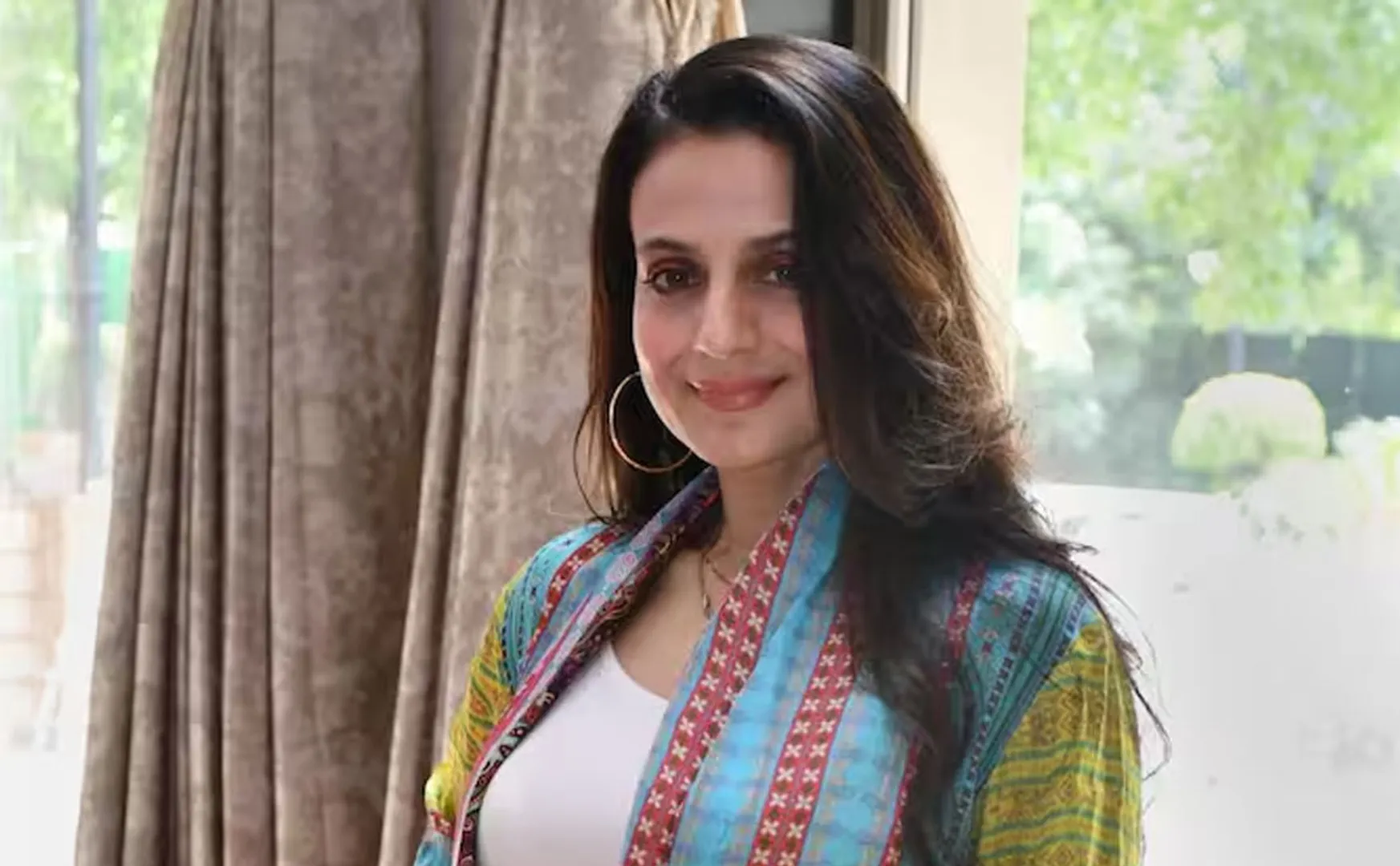actress ameesha patel check bounce case update 