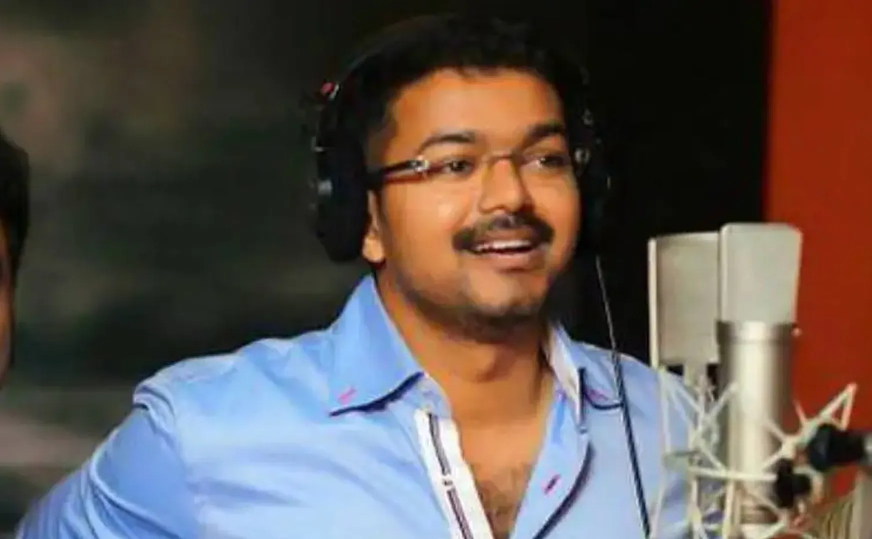 vijay special article about as singer 