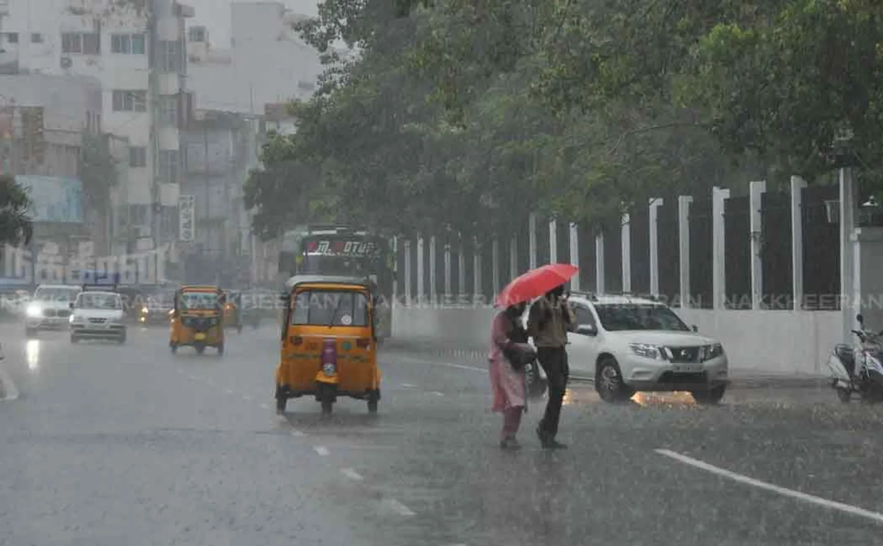 heavy rain in chennai chepauk area