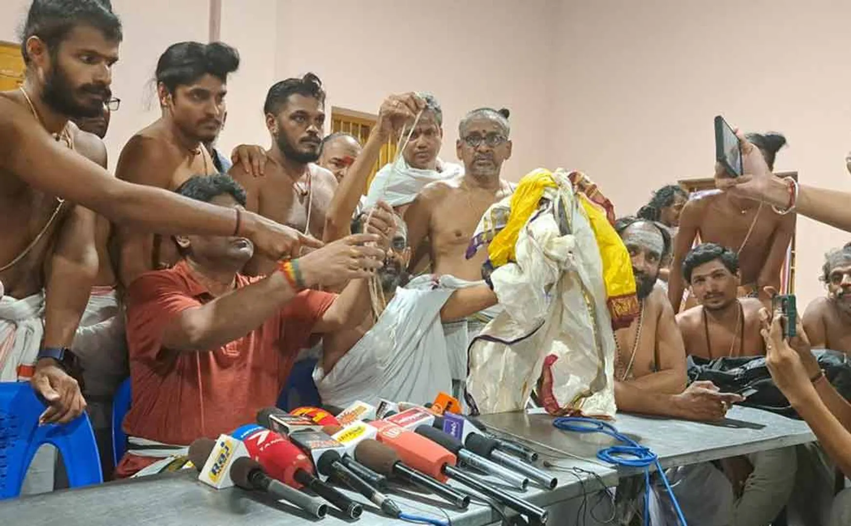 chidambaram natarajar temple issue