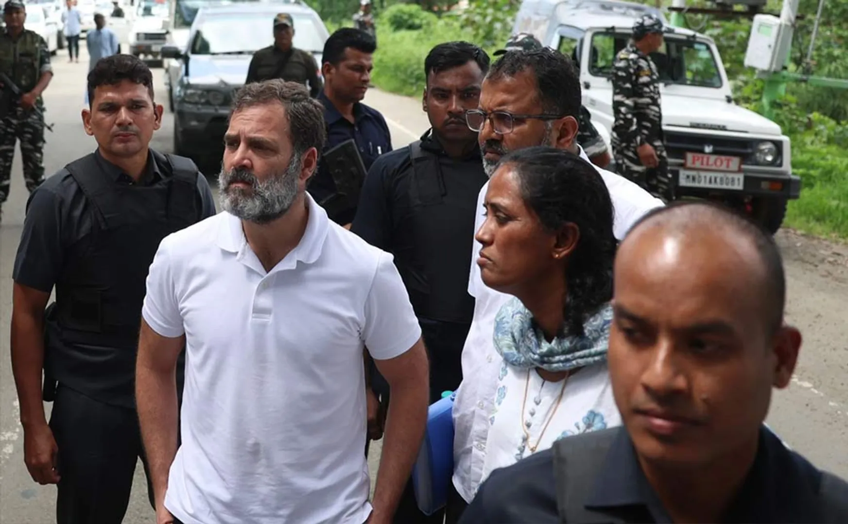Rahul Gandhi stopped by the police in Manipur