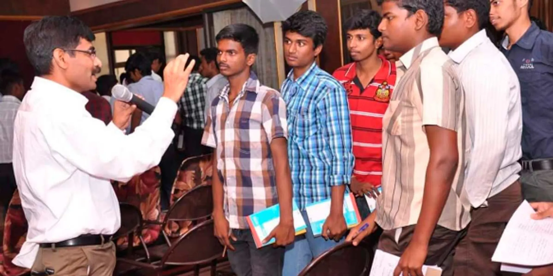"He who instilled the dream of 'IAS' in the youth like an 'ISI' stamp"-makkal sinthanai Council