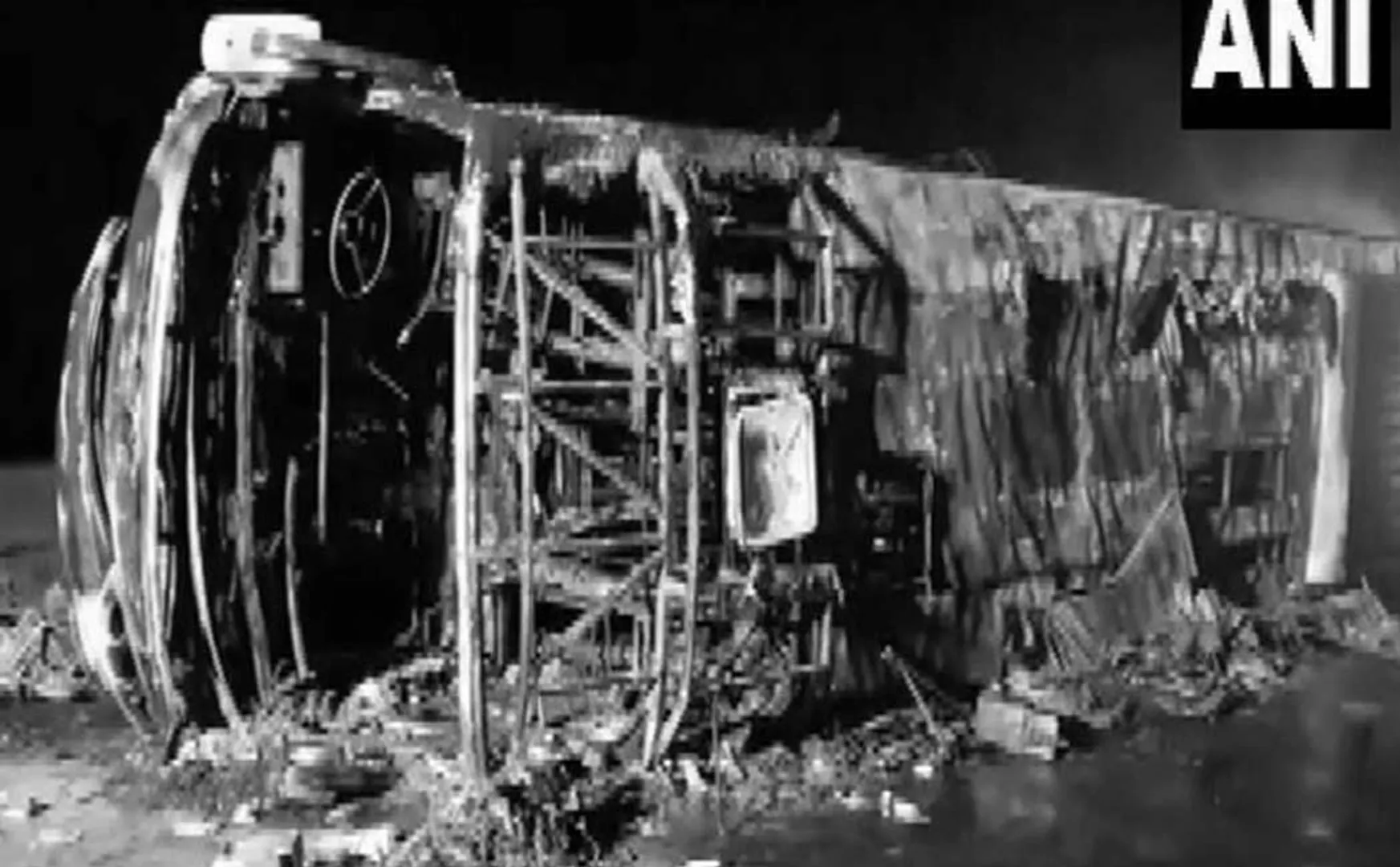 maharastra bus fire incident 25 passengers involved