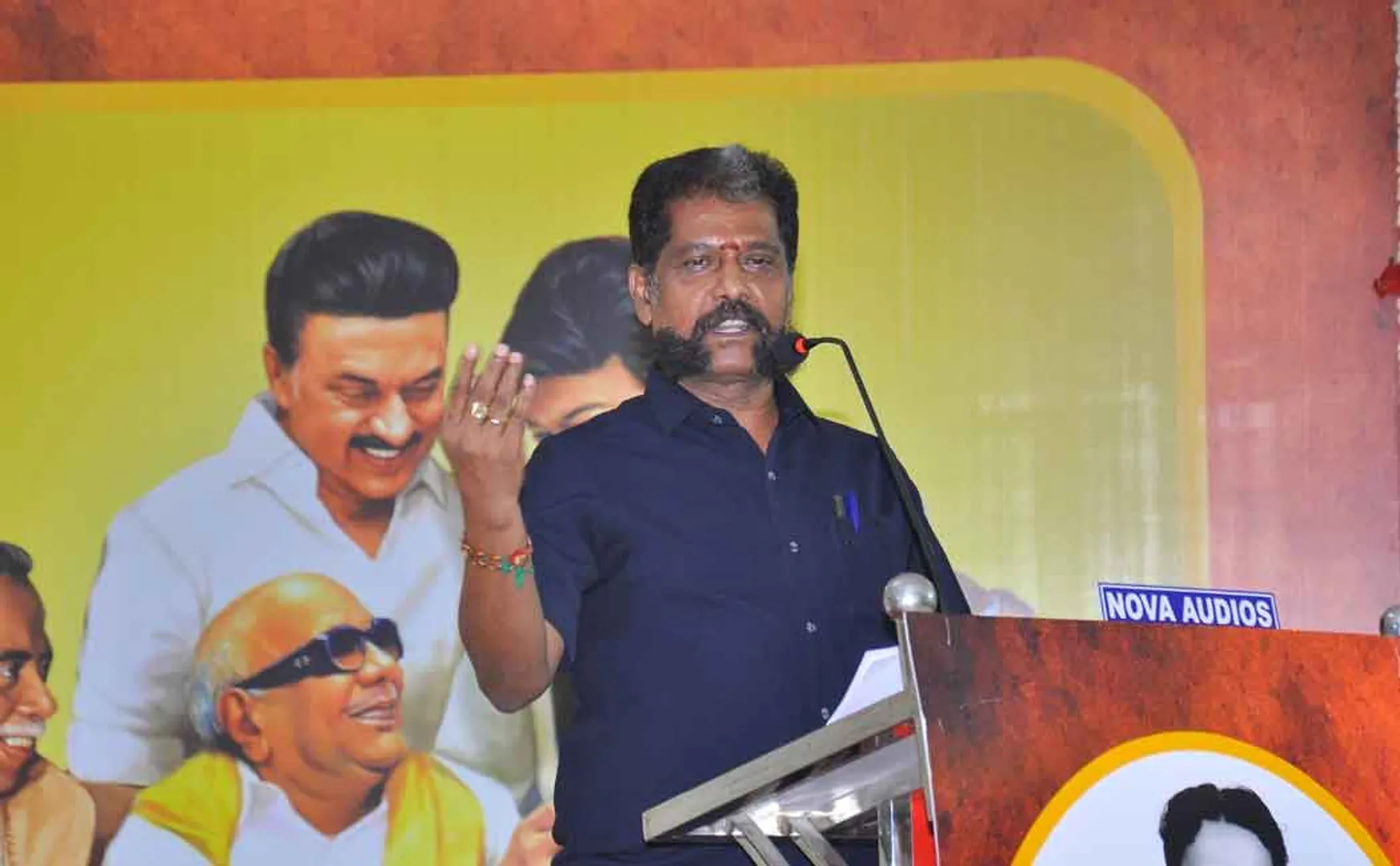 "Rajini and I traveled in a separate plane" - Nakeeran Author