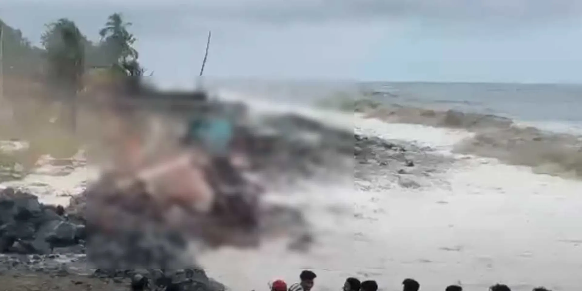 Raging sea waves; Dead forest fishermen in fear