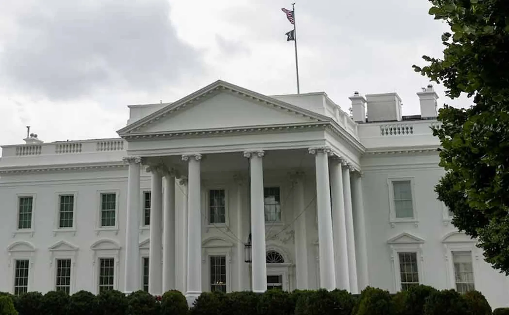 mystery things found in White House near where guests enter West Wing