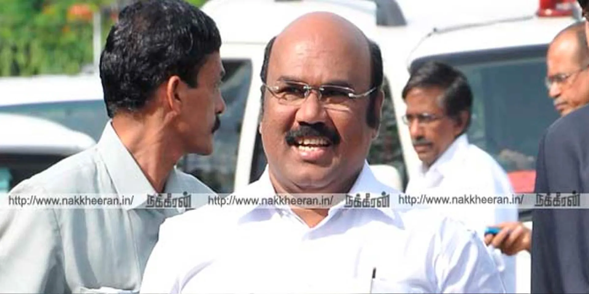 Those who don't buy 1000 rupees are not eligible family heads?- Jayakumar asked